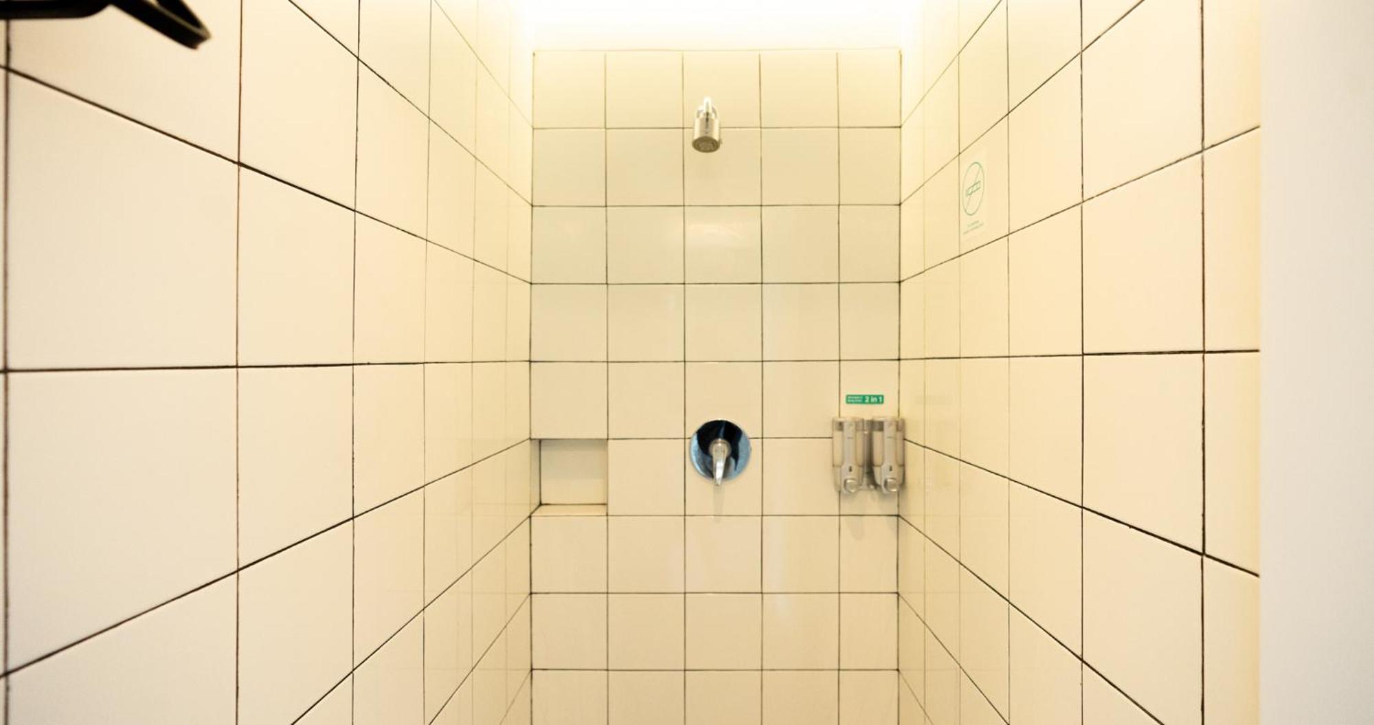 Hotel Bobopod Airport Cbc, Tangerang Rawalembang Esterno foto